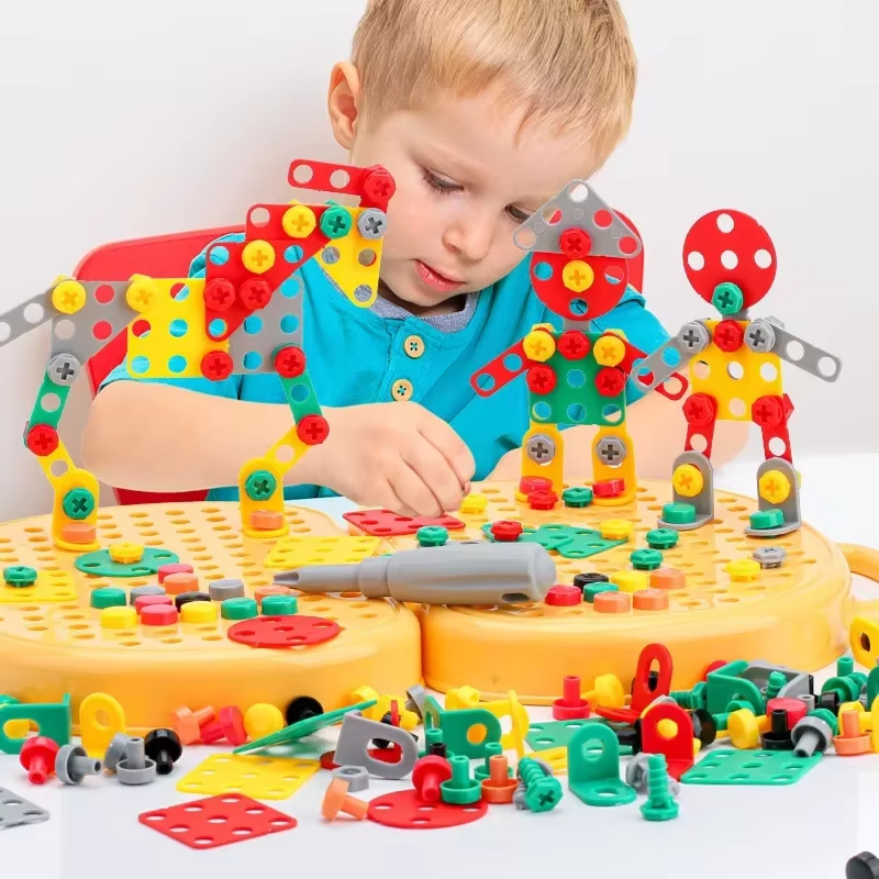 Bricolo— La boîte à outils Montessori